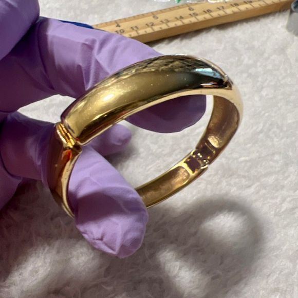 Classic Gold Tone Metal Hinged Closure Bangle Bracelet - Picture 6 of 7